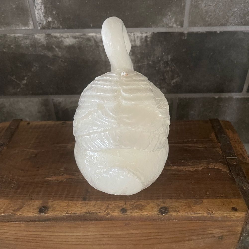 Large Swan Candle never been burned - Picture 6 of 7